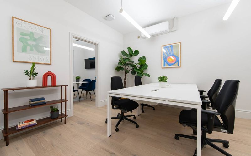 321 Oxford Street, Greater London Image 8