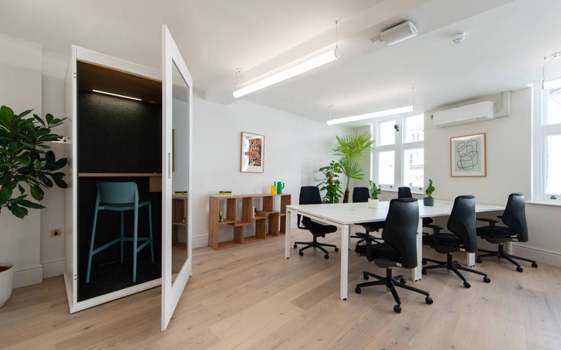 321 Oxford Street, Greater London Image 7