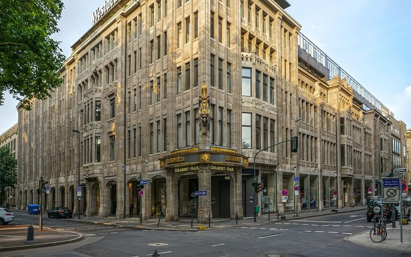 27 Koenigsallee, Duesseldorf Image 8