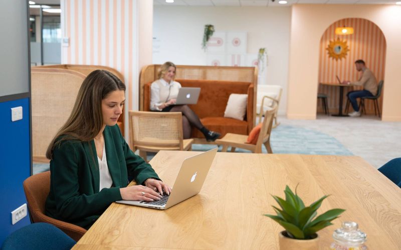 100 Terr Boieldieu, Puteaux Image 1