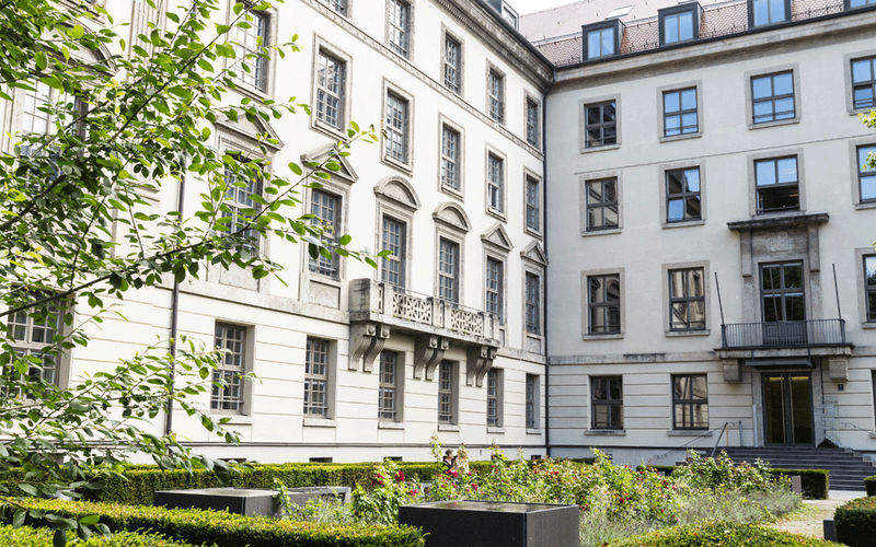 Leopoldstrasse 8-12, Munich Image 1
