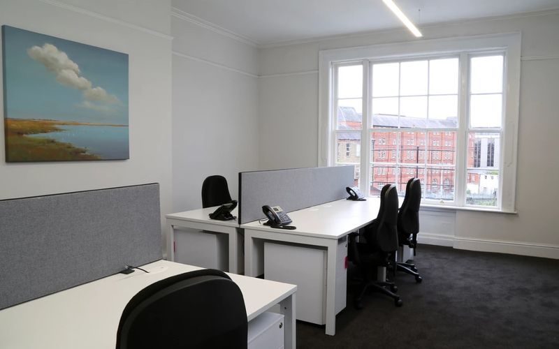 40 Fitzwilliam Square, Dublin, 14 DESKS 40 Fitzwilliam Square, Dublin Image 1