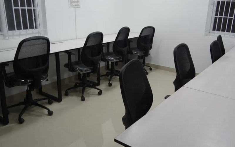 42-D Temple Street Snr College Road, Coimbatore, 5 DESKS 42-D Temple Street Snr College Road, Coimbatore Image 1