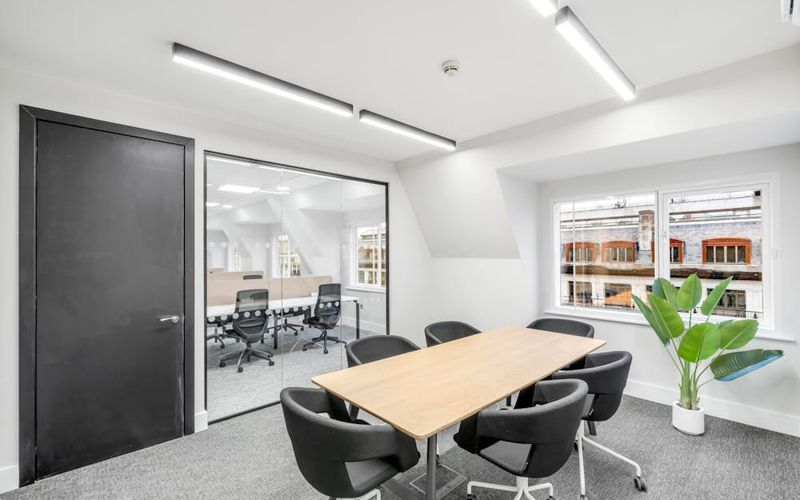 9 Kingsway, London Image 4