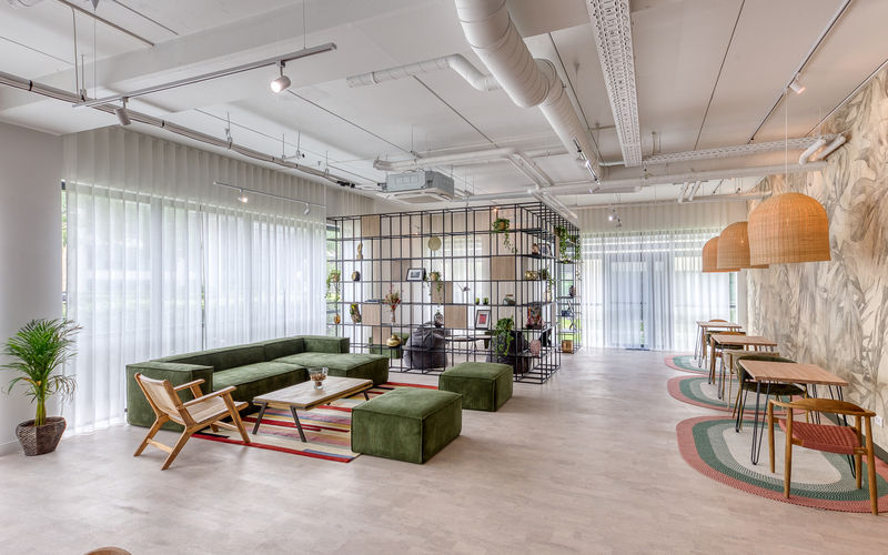 2-4 Boulevard Michael Faraday, Serris, 16 DESKS 2-4 Boulevard Michael Faraday, Serris Image 1