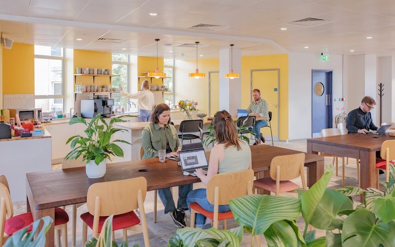 42 York Street, Greater London Image 8