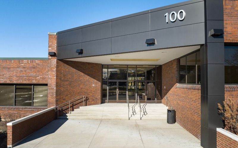 100 W 22nd Street, Lombard Image 10