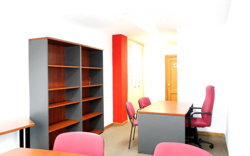 2 Calle Alférez Provisional, León Image 7