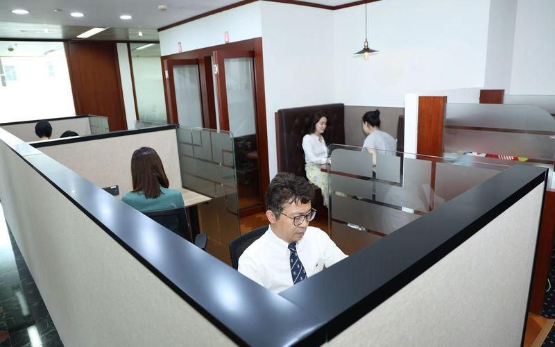 33 Hua Yuan Shi Qiao Road, Shanghai Image 5