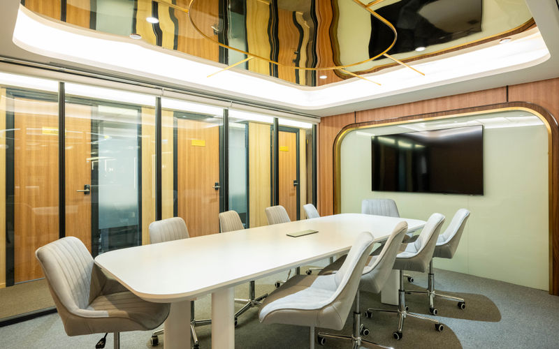 16-18 Queen's Road Central, Central Image 5