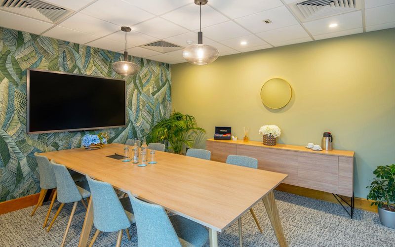 Holyrood Close, Poole Image 11