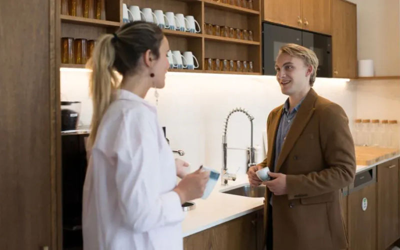 162 Buckingham Palace Road, Greater London Image 3