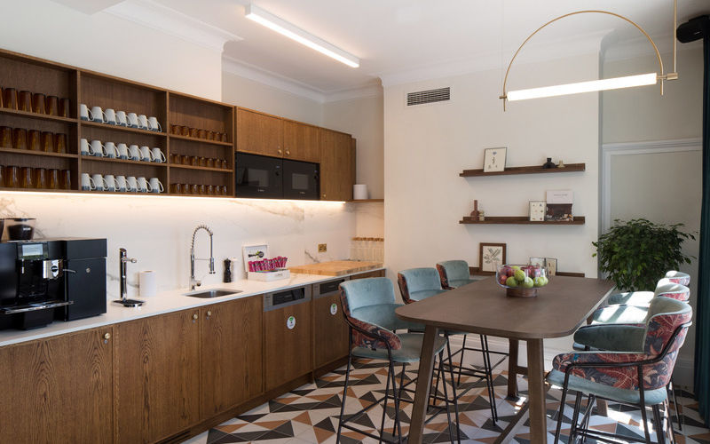 162 Buckingham Palace Road, Greater London Image 2