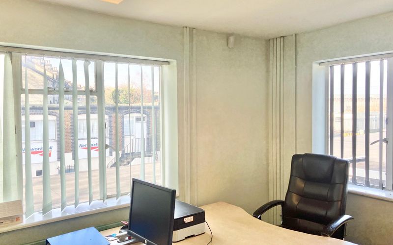 Palace Gates Bridge Road, London Image 3