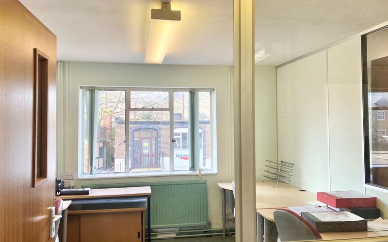 Palace Gates Bridge Road, London Image 12