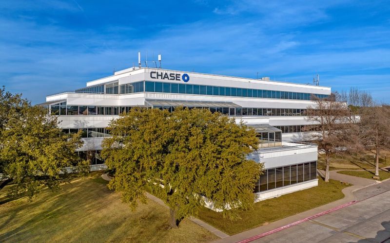 1301 S Bowen Rd, Arlington Image 10