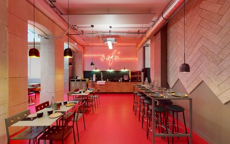 13 Rue Des Petits Hôtels, Paris Image 9