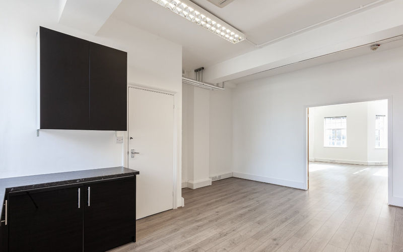 19 Margaret Street, Fitzrovia Image 2