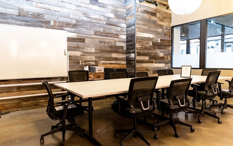 1165 N Clark St, Chicago Image 8