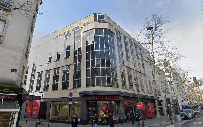 43 Av De Clichy, Paris Image 1