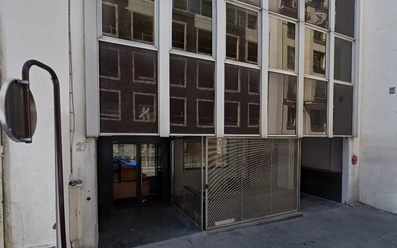 27 Rue De Surène, Paris Image 1