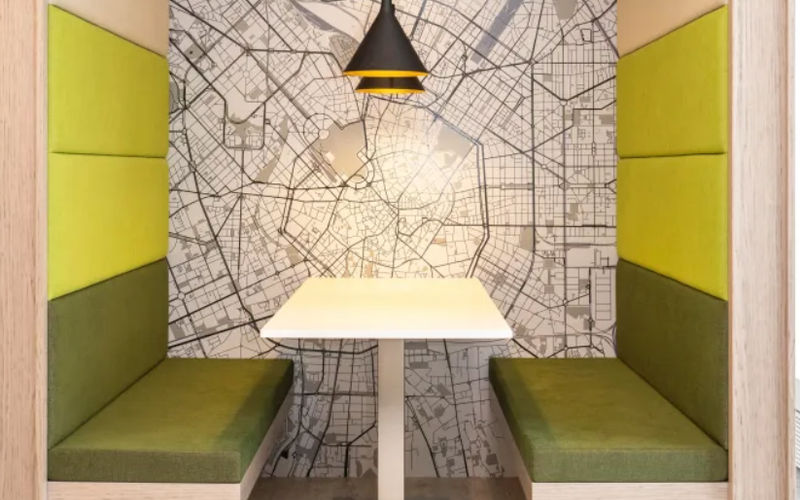 93 Lombard Ave, Winnipeg Image 2