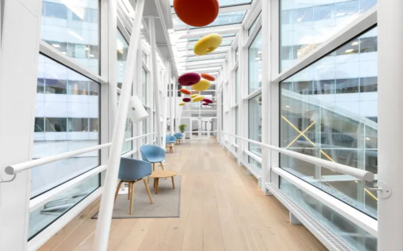 93 Lombard Ave, Winnipeg Image 5