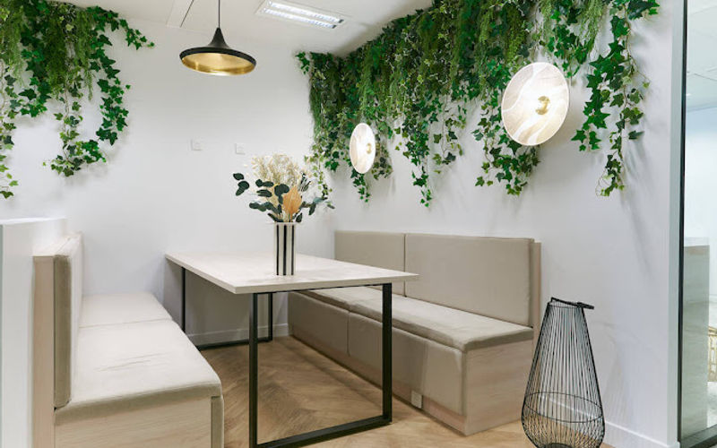 102 Terr Boieldieu, Puteaux Image 1