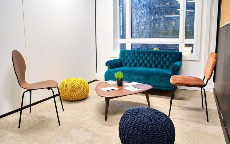 11-13 Cours Valmy, Puteaux Image 2