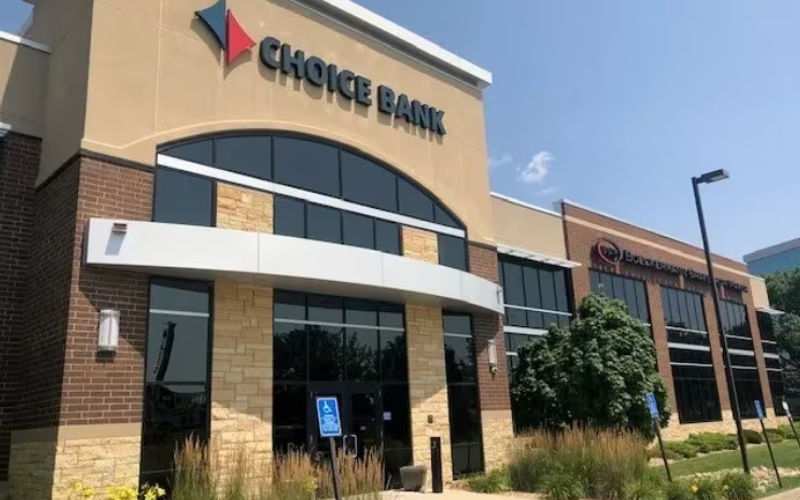 4470 W 78th Street Circle, Bloomington Image 6