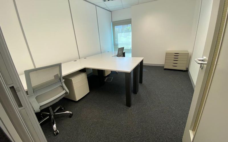 Point South Park Plaza Hayes Way, Staffordshire Image 3