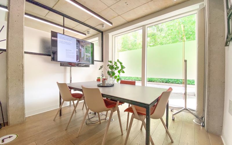 8 Hermitage St, London Image 6