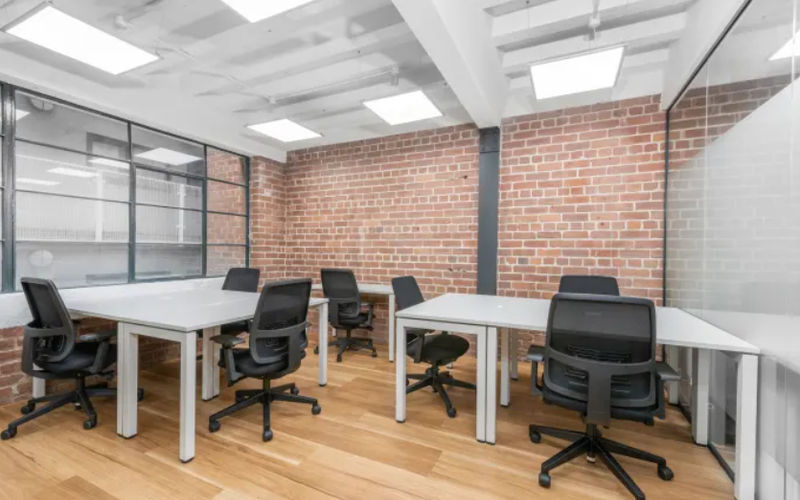 333 W Commercial St, East Rochester Image 1