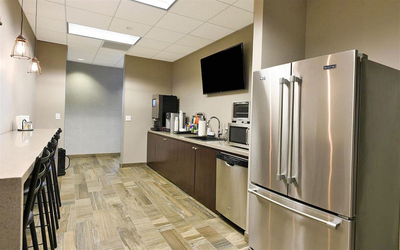 1901 N Roselle Road, Schaumburg Image 5