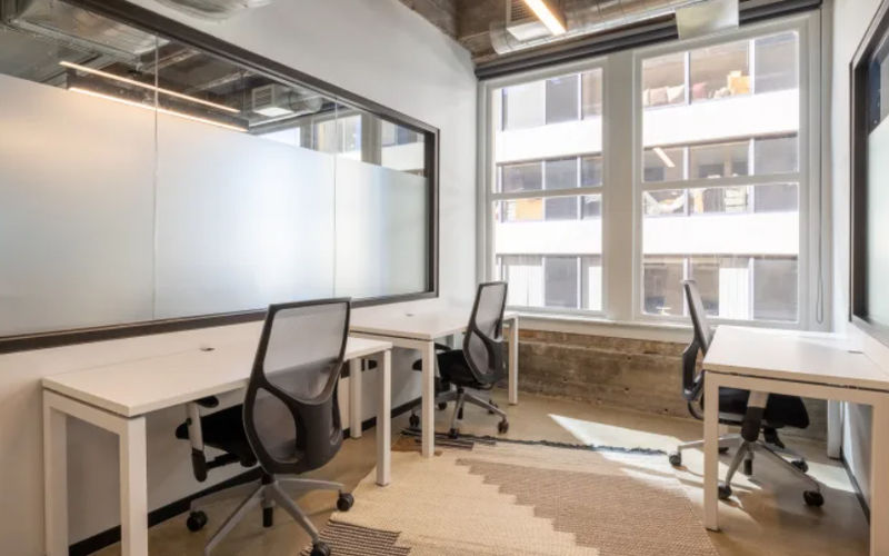 544 Lakeview Parkway, Vernon Hills Image 3