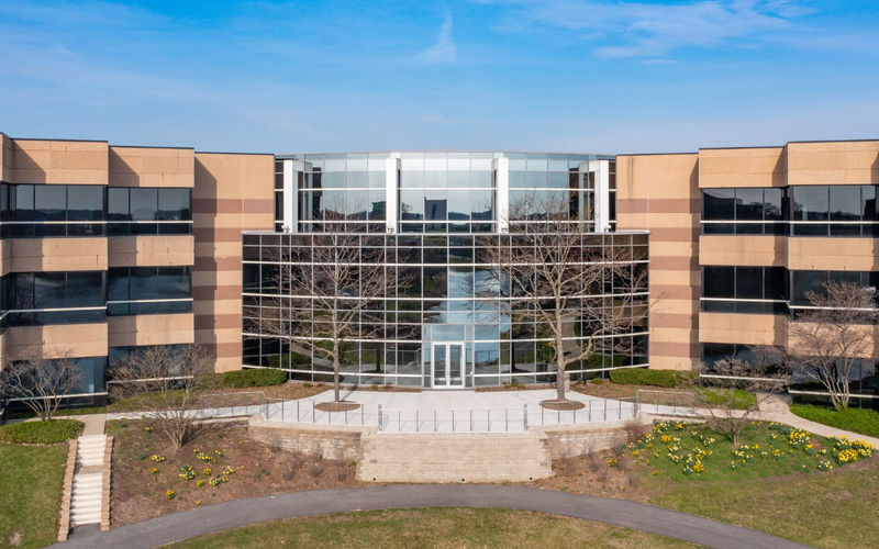 544 Lakeview Parkway, Vernon Hills Image 6