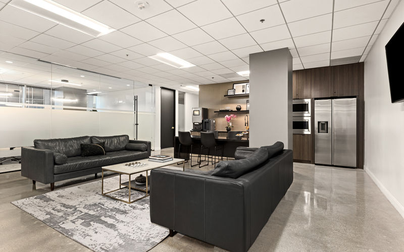 10940 Wilshire Blvd, Los Angeles Image 1
