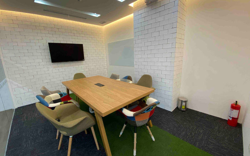 Lawton Avenue Mckinley West Fort Bonifacio, Taguig City Image 1