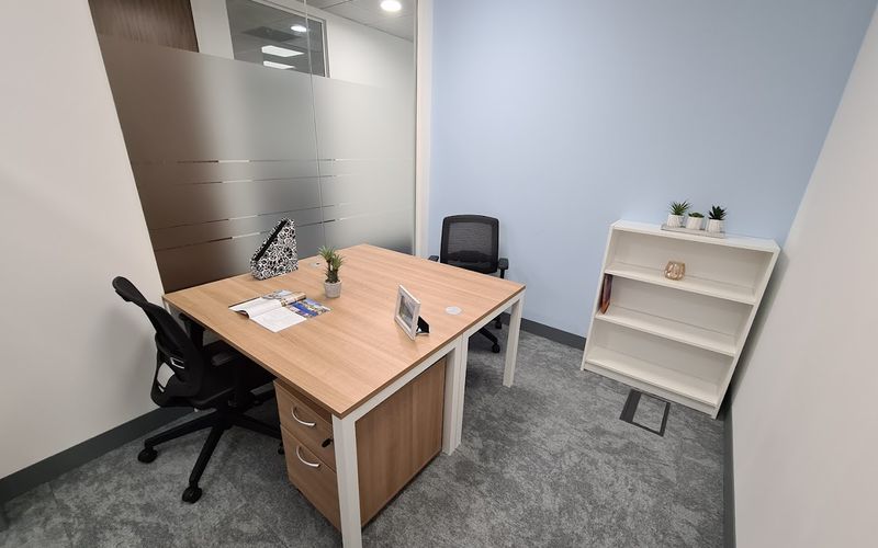 1 Meadlake Place, Egham Image 6