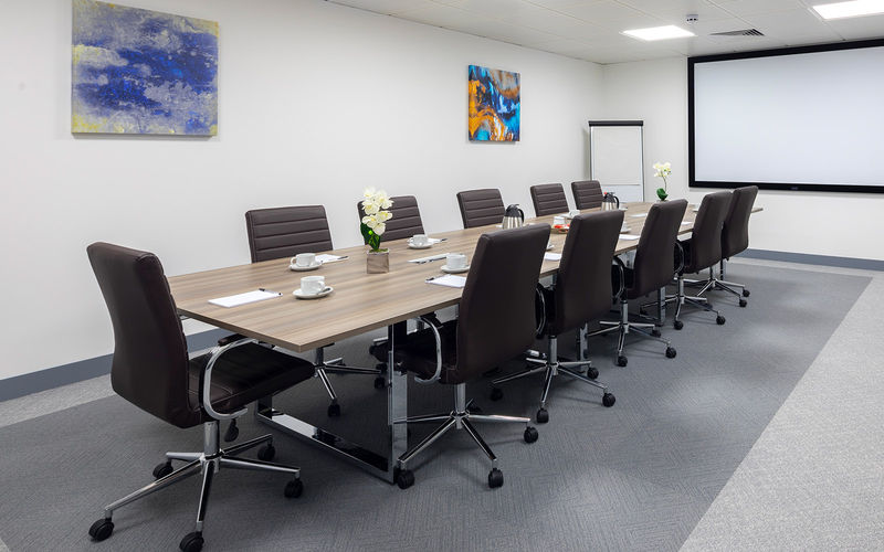 1 Meadlake Place, Egham Image 1