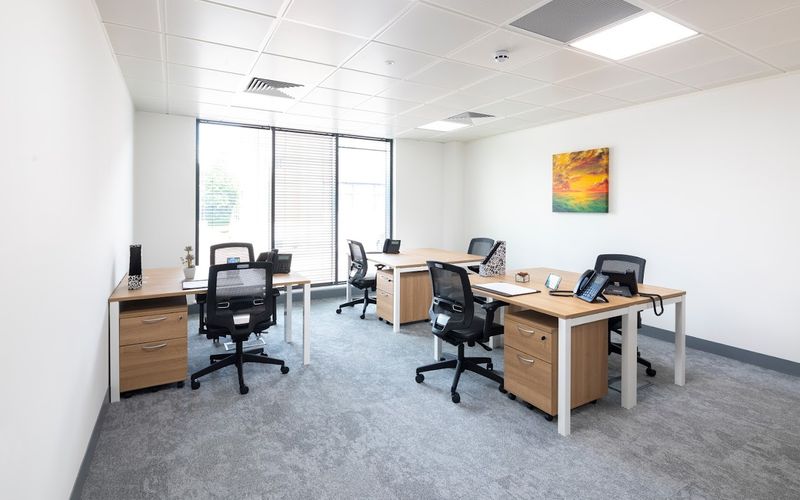 1 Meadlake Place, Egham Image 3