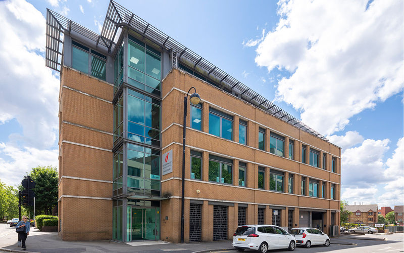 9 Vine Road, Uxbridge Image 4