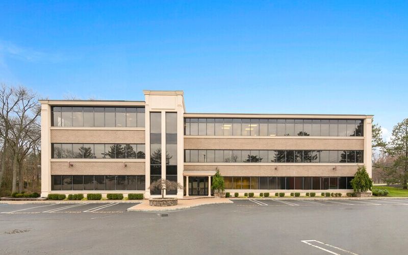 1000 Wyckoff Ave, Mahwah, 50 DESKS 1000 Wyckoff Ave, Mahwah Image 1