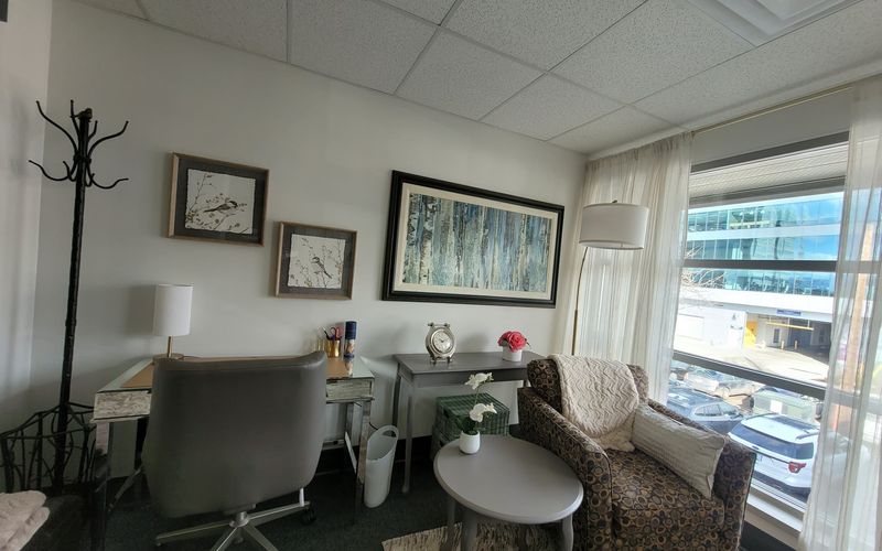 1715 Dickson Avenue, Kelowna Image 5