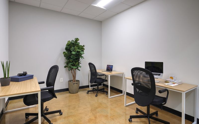 1345 Seaboard Industrial Blvd Nw, Atlanta, 5 DESKS 1345 Seaboard Industrial Blvd Nw, Atlanta Image 1