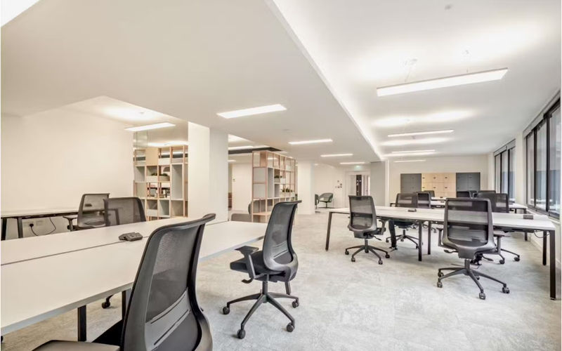 10-15 Queen Street, Greater London Image 3