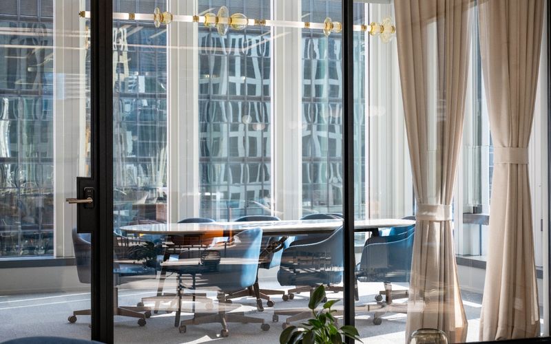 22 Des Voeux Road Central, Central Image 2