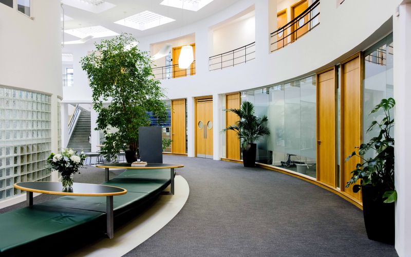 Beehive Ring Road, Crawley Image 9