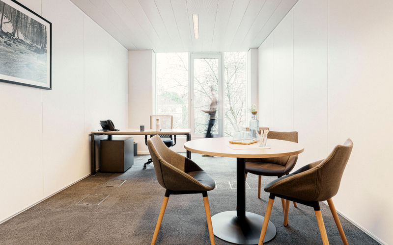 143/4 Avenue Louise, Brussels, 2 DESKS 143/4 Avenue Louise, Brussels Image 1