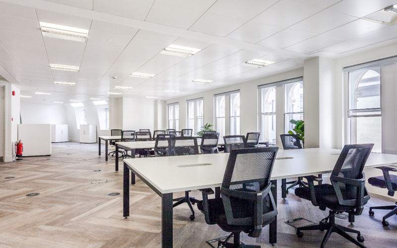 28 Lime Street, Greater London Image 5